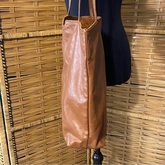 Latico Brown Leather Tote Bag zippered top Classic Design hidden pocket - Picture 8 of 9